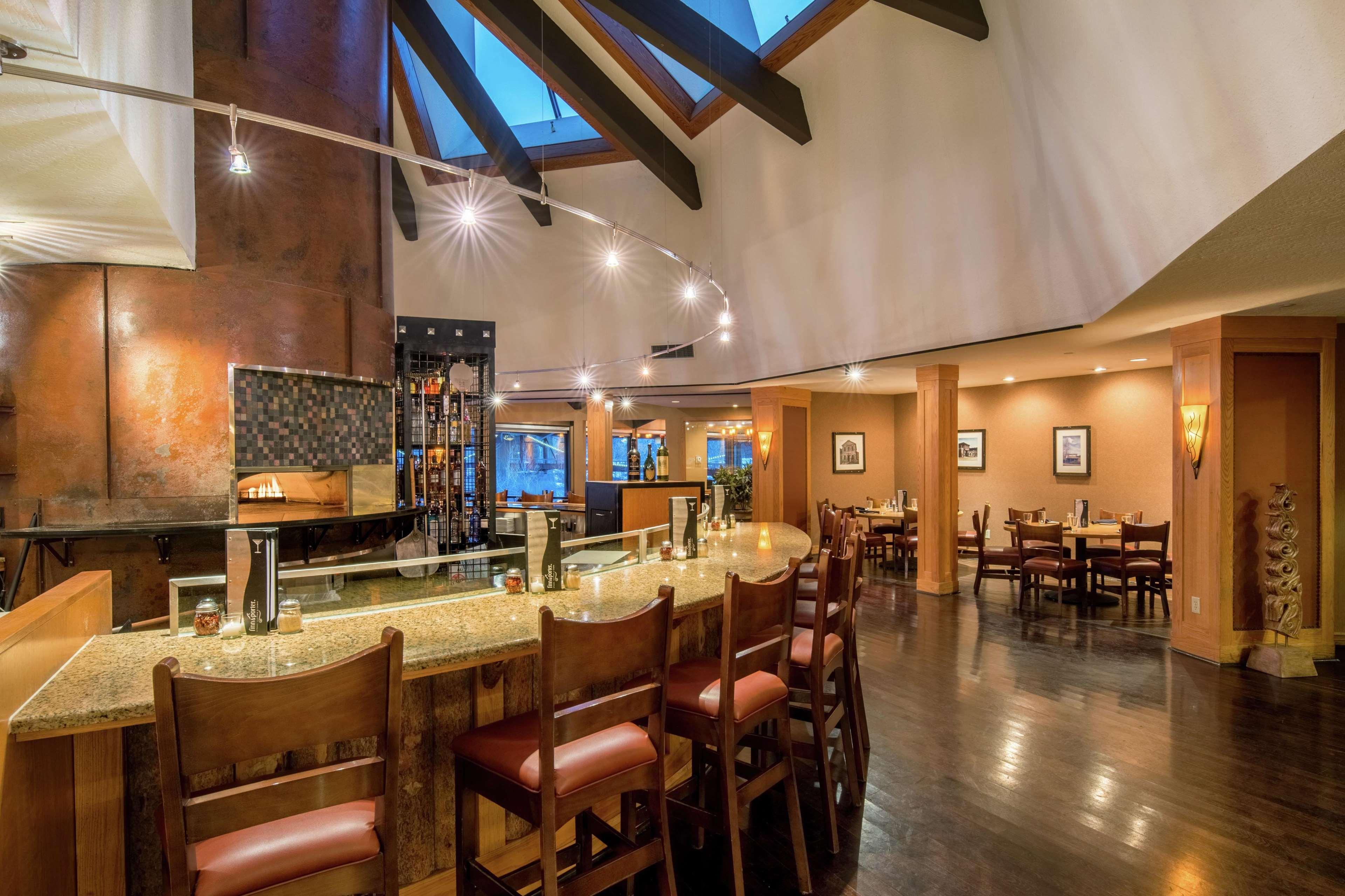 Doubletree By Hilton Missoula Edgewater Hotel Bagian luar foto